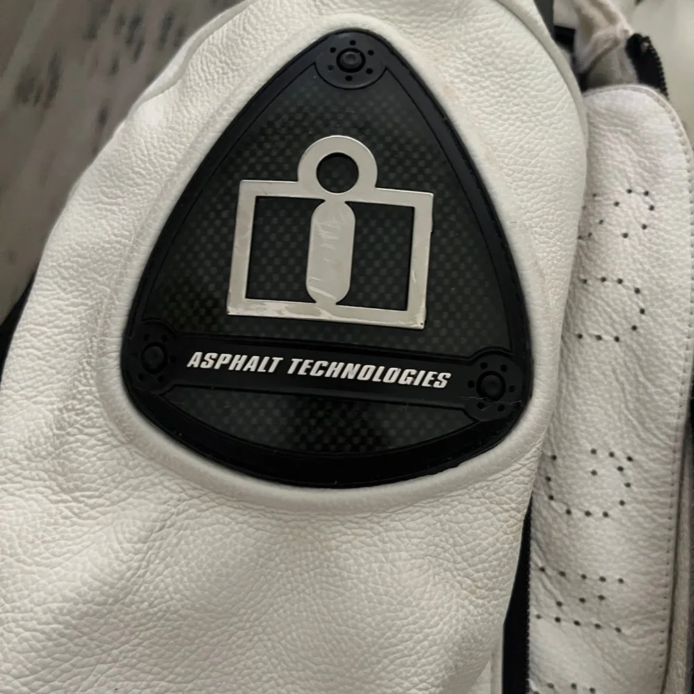 ICON Men’s Leather Motorcycle Jacket With Body Armor Size Medium - Picture 10 of 12